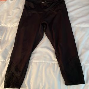 black capris leggings
